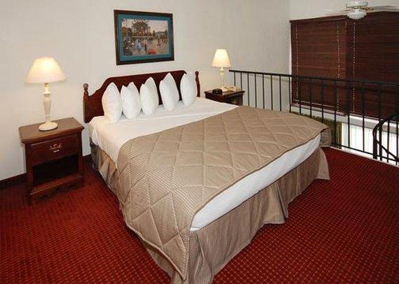 Clarion Hotel Fort Myers Habitación foto