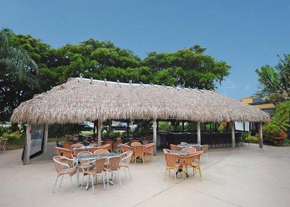 Clarion Hotel Fort Myers Restaurante foto